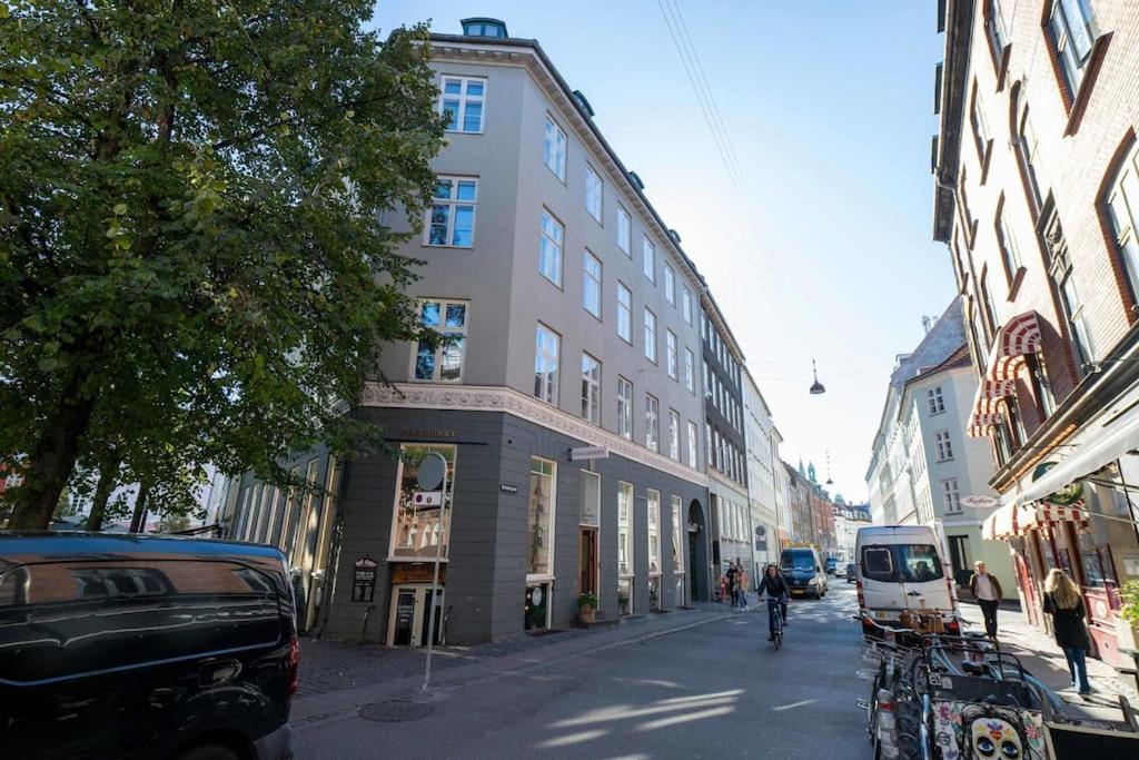 Apartment Spacious On Lively & Vibrant Street Copenhagen