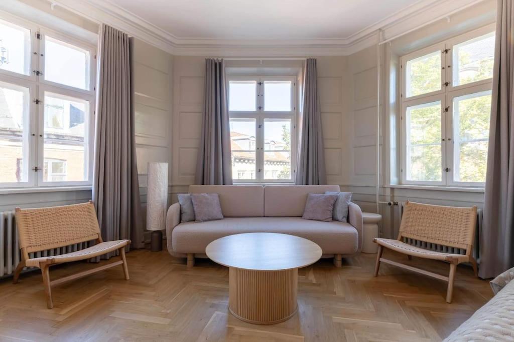 Spacious On Lively & Vibrant Street Apartment Copenhagen