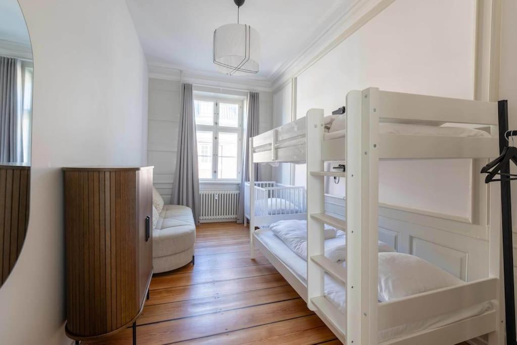 Apartment Spacious On Lively & Vibrant Street Copenhagen